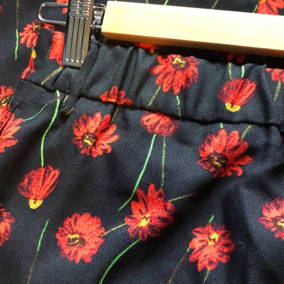 H&M Flowy Floral Pants - Picture 4 of 4